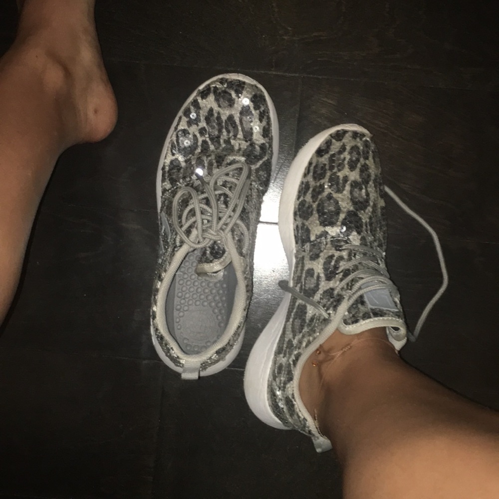LA gear sneakers